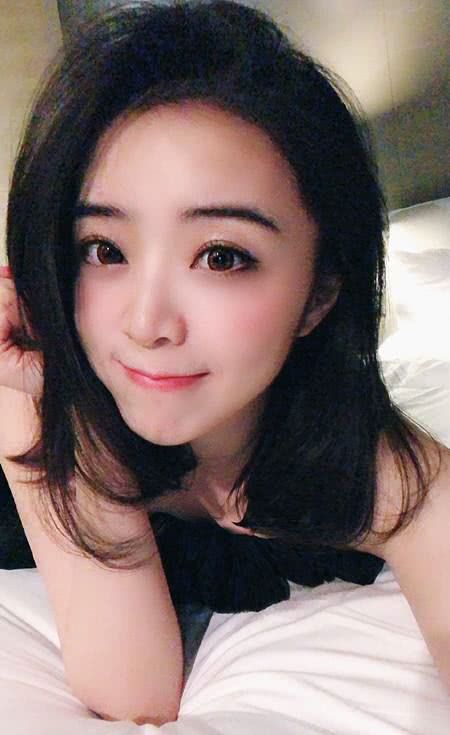 世界杯直播中神秘女主持人的声音究竟隐藏着什么秘密？